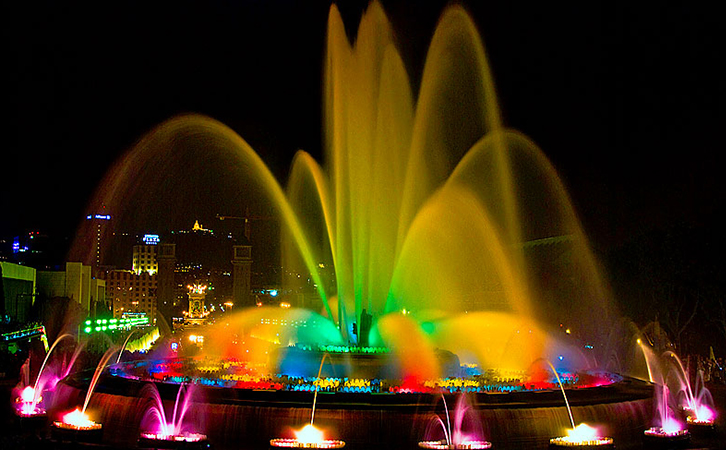 巴塞羅那魔幻噴泉 巴塞羅那魔幻噴泉