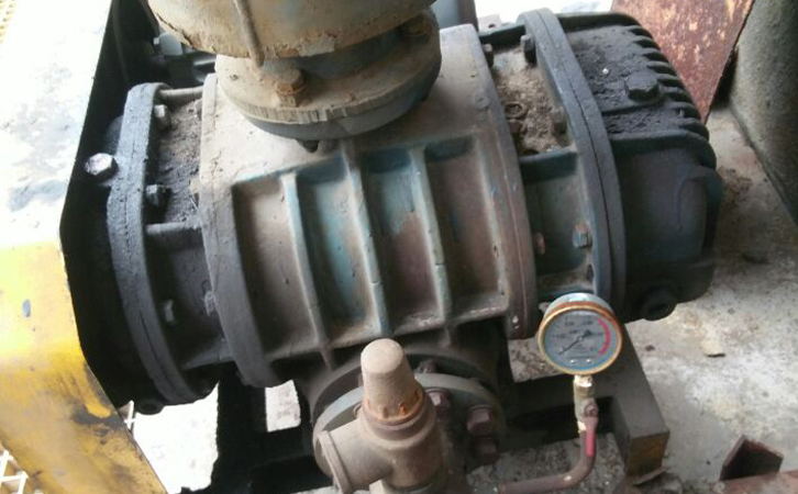 羅茨鼓風(fēng)機(jī)漏油